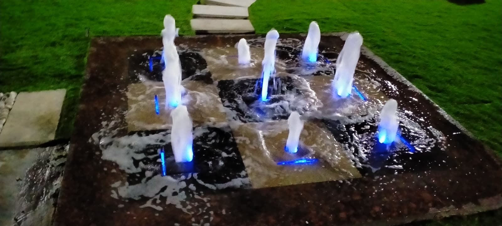 Fountain water feature by QFountains